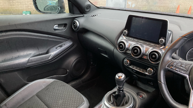 Nissan Juke 1.0 DiG-T 114 N-Connecta 5dr Petrol Hatchback